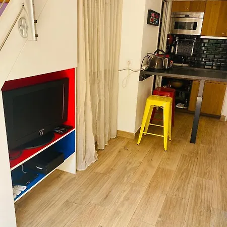 Cosy Mezzanine Avec Terrasse Proche Mer Apartamento Niza