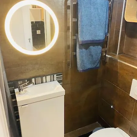 Cosy Mezzanine Avec Terrasse Proche Mer Apartamento Niza